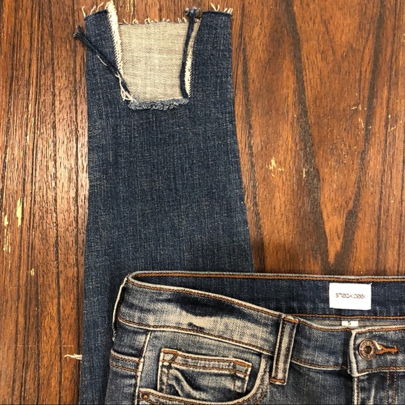 Sneak Peek Mid Rise Jeans - Picture 11 of 16
